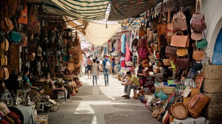 How to Bargain in Arabic at Local Souks 2026 the Best Tricks